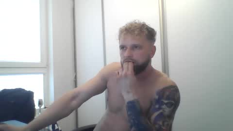 Snapshot of jerryalise chatting on October 9, 5:16 am jerryalise online show from October 9, 5:16 am