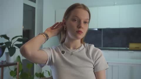 Molly online show from November 20, 3:12 pm