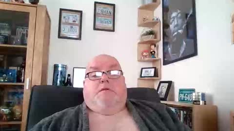 Snapshot of jerseyhammer01 chatting on November 2, 9:22 am Harry online show from November 2, 9:22 am