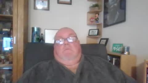 Snapshot of jerseyhammer01 chatting on November 26, 8:26 am Harry online show from November 26, 8:26 am