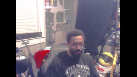 Snapshot of jerzey2k2 chatting on February 22, 1:51 am Jerzey2k2 aka the Alpha online show from February 22, 1:51 am