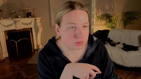 jes_solar online show from February 1, 9:35 pm