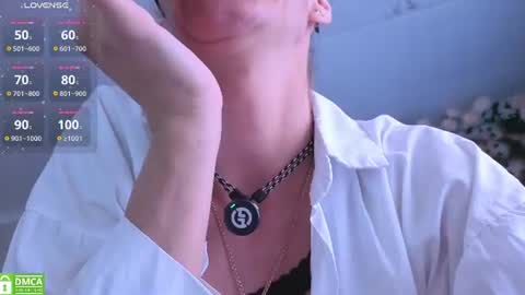 jesica_moon_peachyy online show from June 12, 5:39 am
