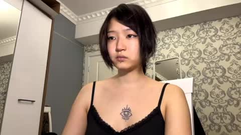Snapshot of jesicalozaya chatting on June 10, 7:07 am Emi online show from June 10, 7:07 am