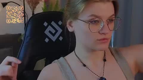  JessieVibes online show from July 25, 2:36 pm