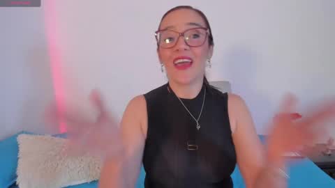 Snapshot of jess1ca_herrera chatting on April 28, 9:53 pm jessica herreraToday I will be your devil and you my victim online show from April 28, 9:53 pm