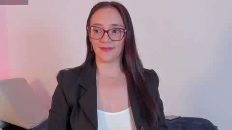 Snapshot of jess1ca_herrera chatting on May 8, 10:26 pm jessica herreraToday I will be your devil and you my victim online show from May 8, 10:26 pm