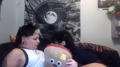 Snapshot of jessandpup chatting on September 22, 1:29 am Jess and Pup online show from September 22, 1:29 am