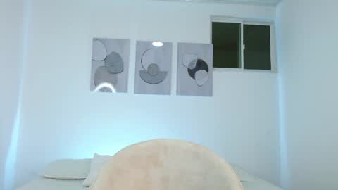Snapshot of jessdant_luv chatting on June 25, 4:23 am Hello we are Jesse and Dante. online show from June 25, 4:23 am