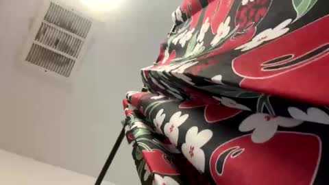 Hungjessy online show from June 7, 6:11 pm