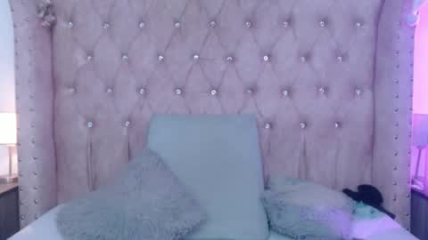 Jessica  online show from April 22, 11:50 pm