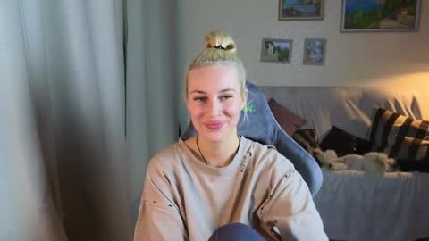 Jessy online show from December 4, 6:17 pm