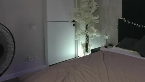 Jessica Jensen online show from July 13, 9:34 am