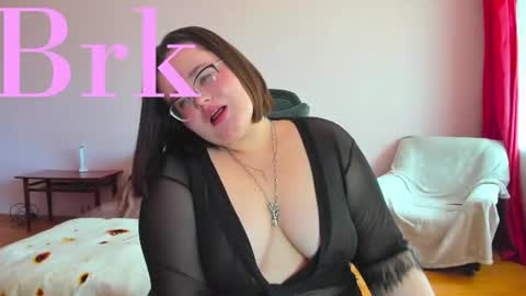 Snapshot of jessica_joy_ chatting on June 17, 6:27 am Natalia online show from June 17, 6:27 am