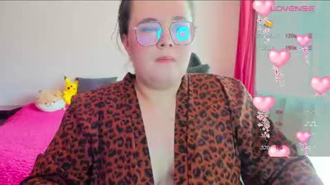 Snapshot of jessica_joy_ chatting on June 24, 6:23 am Natalia online show from June 24, 6:23 am