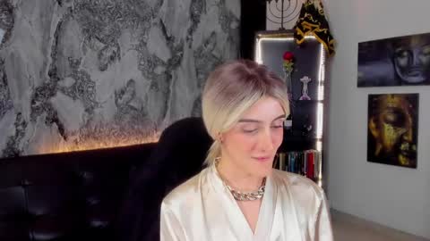 Snapshot of jessica_lisbon chatting on April 19, 7:38 pm Jessica online show from April 19, 7:38 pm