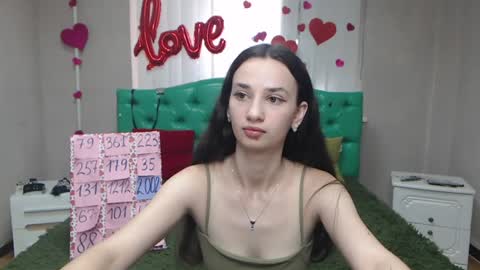 Snapshot of jessicabreez chatting on July 6, 5:04 am JessicaBreez online show from July 6, 5:04 am