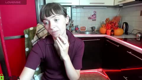 jessicaforris online show from October 18, 7:53 am