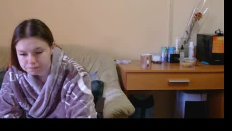 jessicaholland1 online show from April 22, 12:07 pm