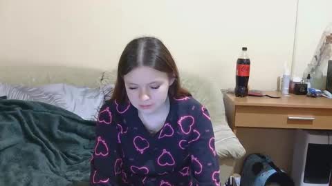 jessicaholland1 online show from April 26, 8:06 pm