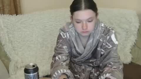 jessicaholland1 online show from May 10, 5:51 pm