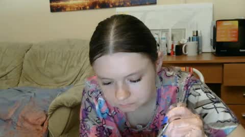 jessicaholland1 online show from June 14, 5:37 pm