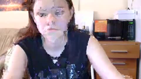 jessicaholland1 online show from June 17, 6:05 am