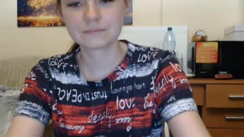 jessicaholland1 online show from June 18, 6:23 pm