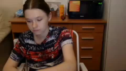 jessicaholland1 online show from July 5, 6:37 pm