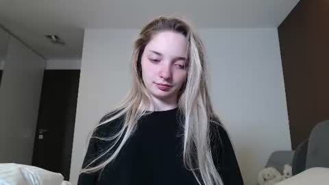 Snapshot of jessicahwinters chatting on June 28, 9:43 pm Jessica online show from June 28, 9:43 pm