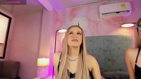 JESSI AND NAOMI online show from September 16, 9:16 pm