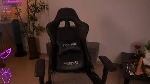  Jessica Pratt  IG jessicaxpratt online show from April 24, 12:02 am