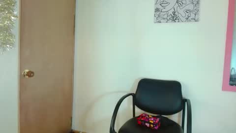 Snapshot of jessicarabbit4 chatting on November 13, 9:25 pm jessicarabbit4 online show from November 13, 9:25 pm