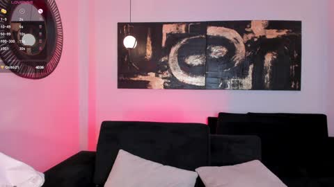 JESS online show from February 1, 4:33 pm