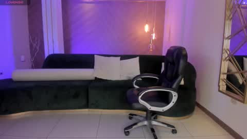 JESS online show from October 24, 9:38 am