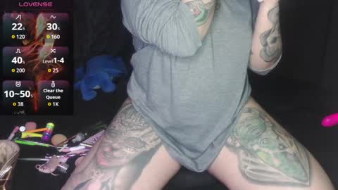 Snapshot of jessie_wild chatting on October 14, 6:03 am jessie_wild online show from October 14, 6:03 am