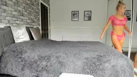 jessiebella0210_ online show from October 18, 10:38 am