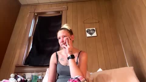 Snapshot of jessiepooh6969 chatting on December 3, 8:28 pm Wonderland online show from December 3, 8:28 pm