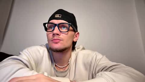 JessieRise online show from February 19, 8:05 pm