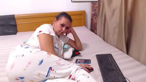 jessiestar3 online show from September 12, 4:07 pm