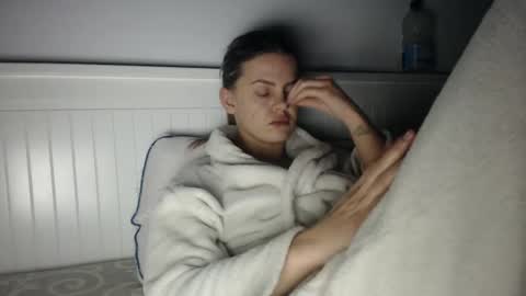 jessieryan online show from December 3, 4:42 am