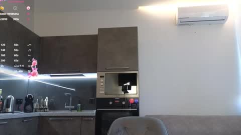 Jessie   TG channel  online show from September 14, 4:11 am