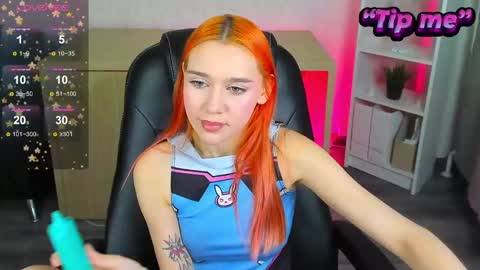 Snapshot of jessiexxiv chatting on December 11, 8:15 am Jessie online show from December 11, 8:15 am