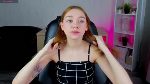 Snapshot of jessiexxiv chatting on February 4, 8:13 am Jessie online show from February 4, 8:13 am