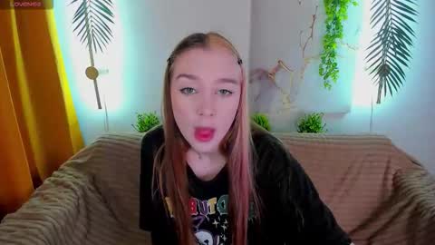 Snapshot of jessiexxiv chatting on September 15, 7:19 am Jessie online show from September 15, 7:19 am