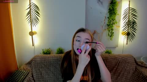 Snapshot of jessiexxiv chatting on September 20, 7:31 am Jessie online show from September 20, 7:31 am