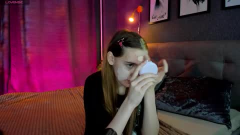 Snapshot of jessiexxiv chatting on September 21, 7:43 am Jessie online show from September 21, 7:43 am