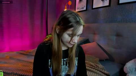 Snapshot of jessiexxiv chatting on October 22, 7:08 am Jessie online show from October 22, 7:08 am