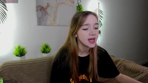 Snapshot of jessiexxiv chatting on November 10, 8:46 am Jessie online show from November 10, 8:46 am