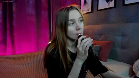 Snapshot of jessiexxiv chatting on November 24, 8:47 am Jessie online show from November 24, 8:47 am